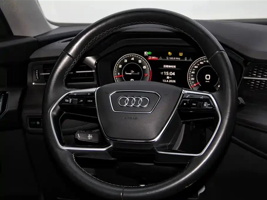Audi Q6 2024 40 TFSI quattro Cloud View Edition, Feathered Forest Package, 7-seater — миниатюра 14