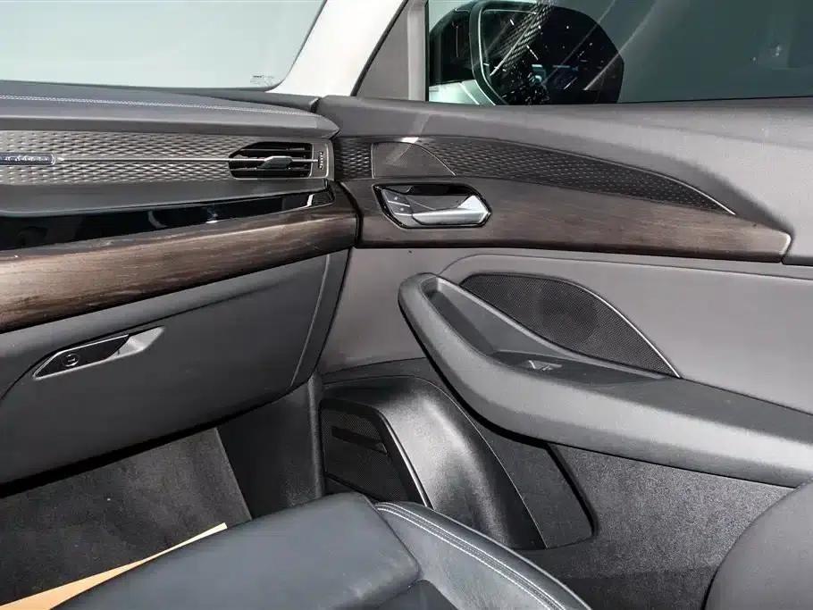 Audi Q6 2024 40 TFSI quattro Cloud View Edition, Feathered Forest Package, 7-seater — миниатюра 24