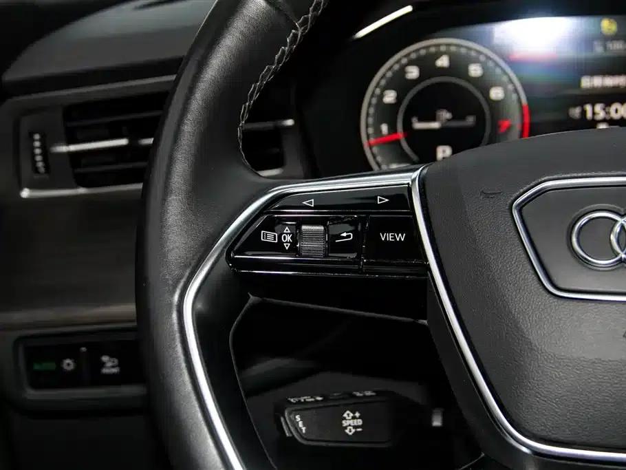Audi Q6 2024 40 TFSI quattro Cloud View Edition, Feathered Forest Package, 7-seater — миниатюра 28