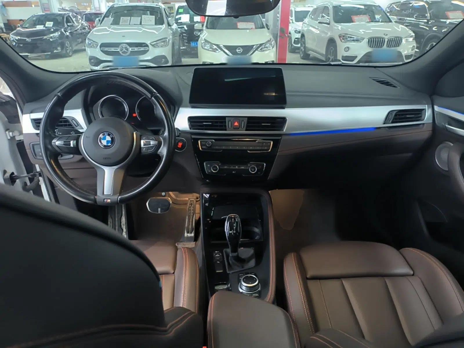 BMW X2 2021 Restyled sDrive25i Midnight Edition — миниатюра 12