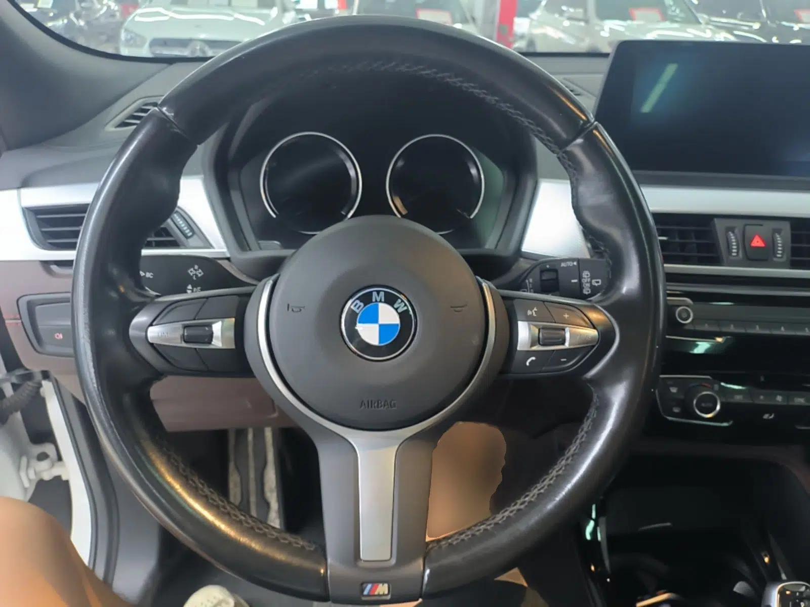 BMW X2 2021 Restyled sDrive25i Midnight Edition — миниатюра 13