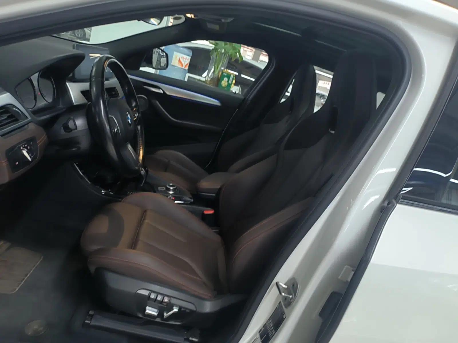 BMW X2 2021 Restyled sDrive25i Midnight Edition — миниатюра 17