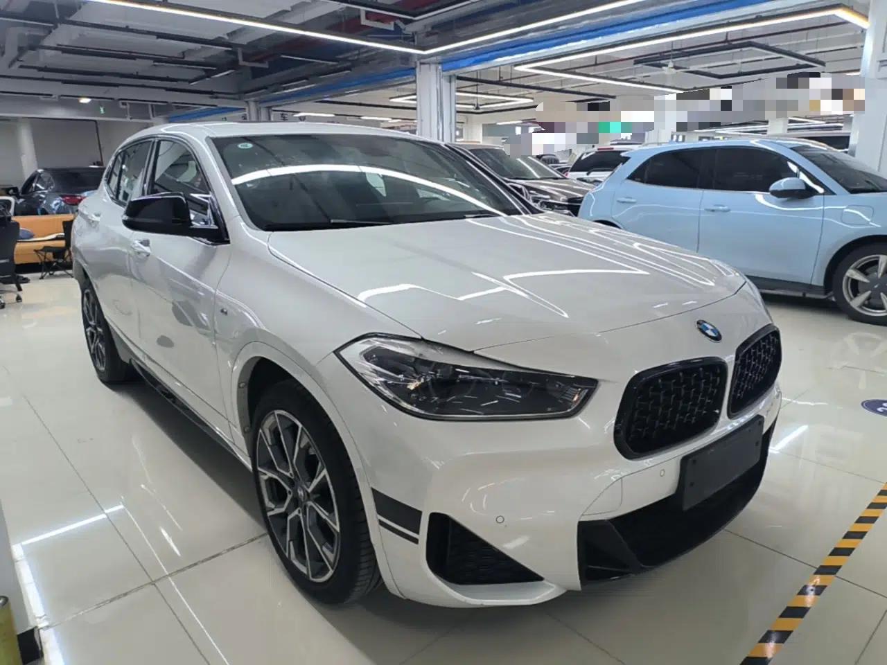 BMW X2 2021 Restyled sDrive25i Midnight Edition — миниатюра 3