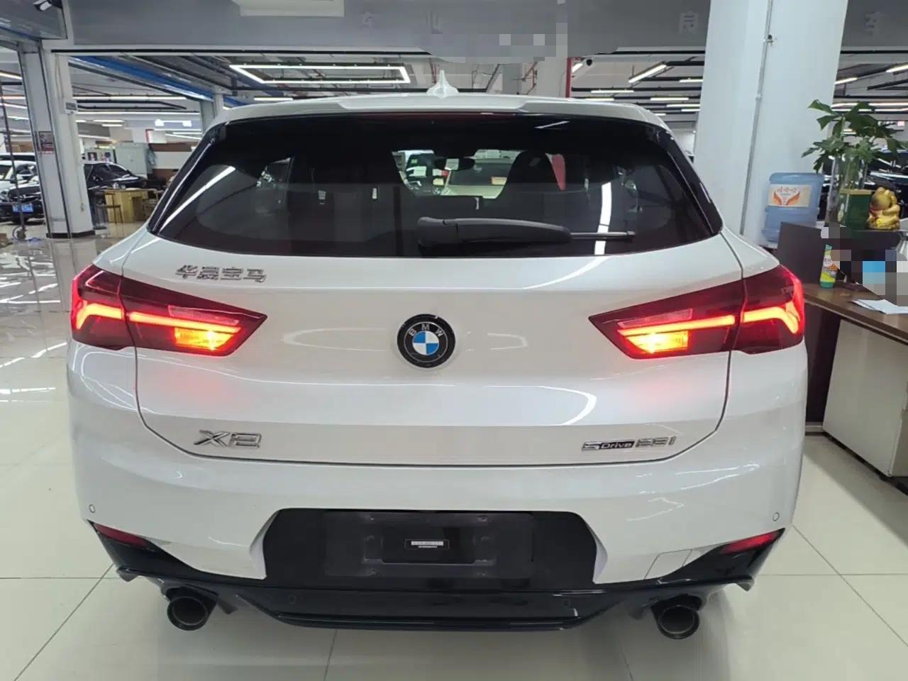 BMW X2 2021 Restyled sDrive25i Midnight Edition — миниатюра 5