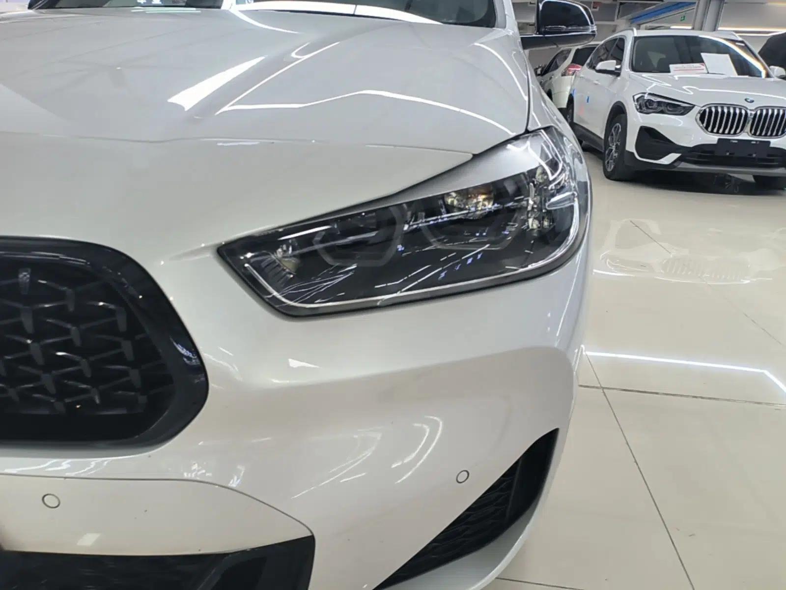 BMW X2 2021 Restyled sDrive25i Midnight Edition — миниатюра 8