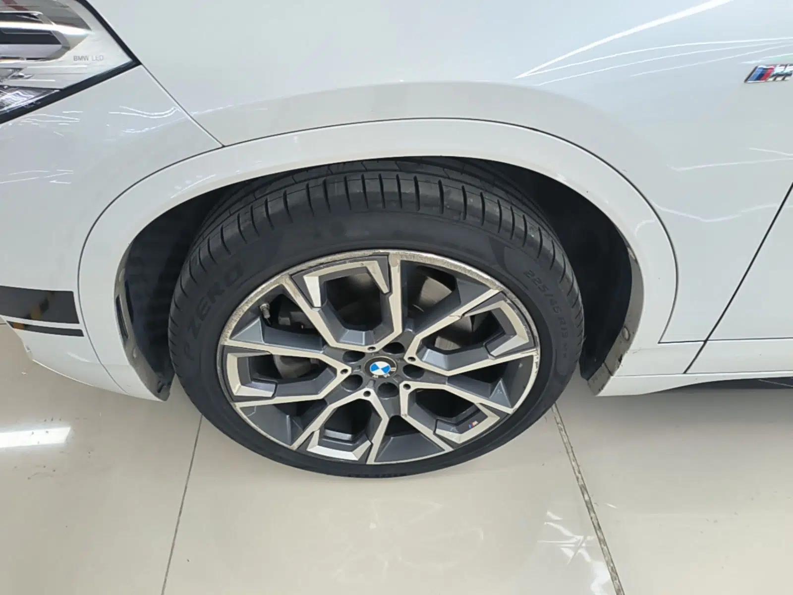 BMW X2 2021 Restyled sDrive25i Midnight Edition — миниатюра 10