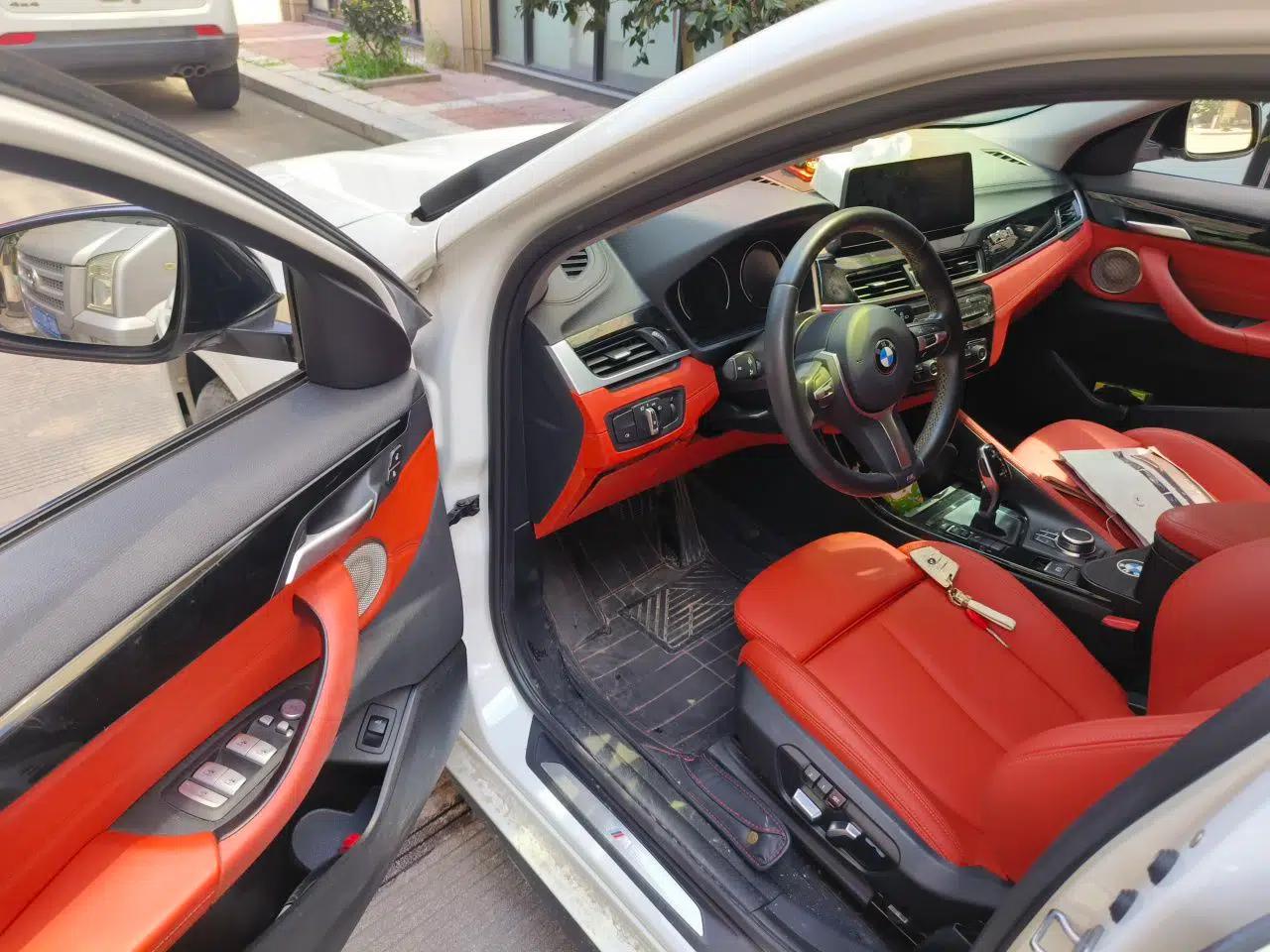 BMW X2 2023 sDrive25i M Sport Night Edition — миниатюра 16