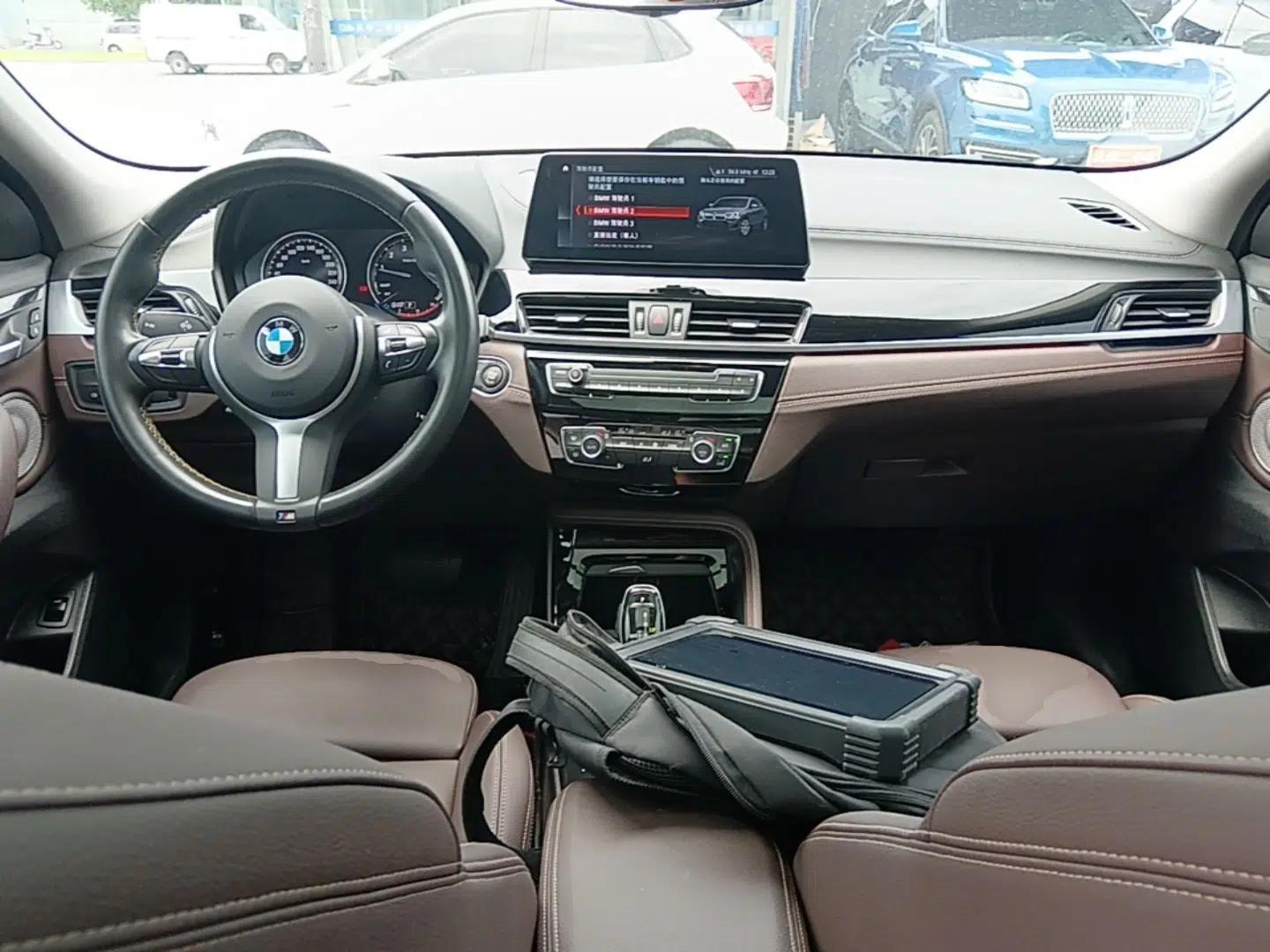 BMW X2 2023 sDrive25i M Sport Night Edition — миниатюра 12