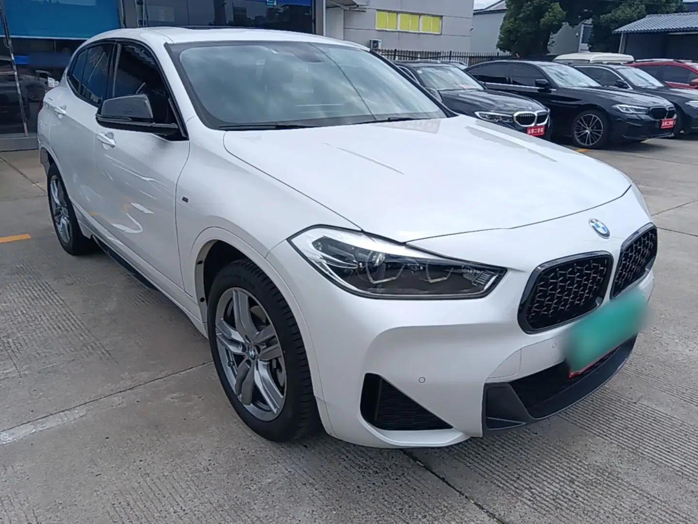 BMW X2 2023 sDrive25i M Sport Night Edition — миниатюра 3