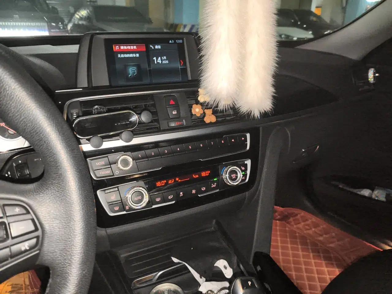 BMW 3 Series GT 2018 320i Sport Edition — миниатюра 13