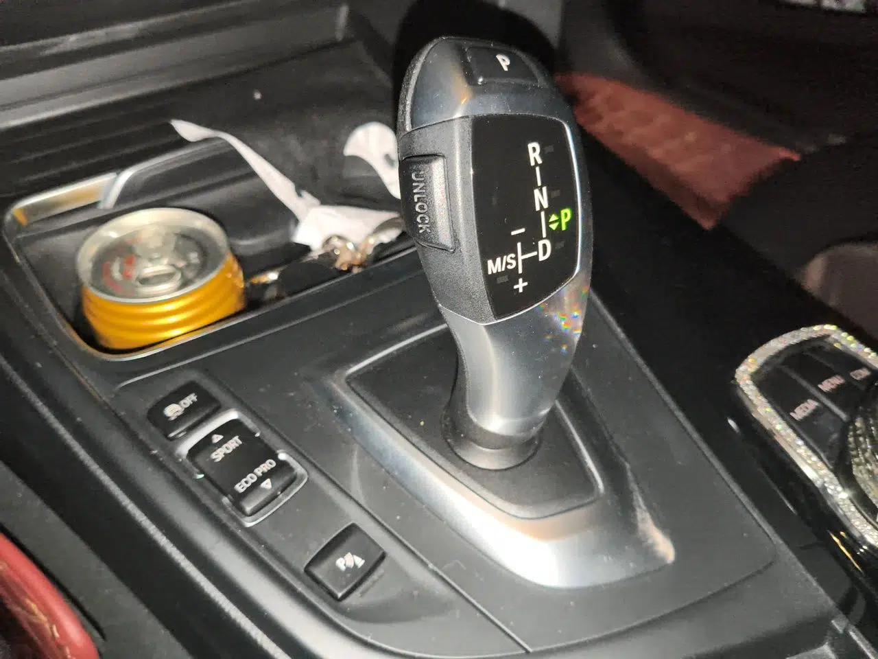 BMW 3 Series GT 2018 320i Sport Edition — миниатюра 14