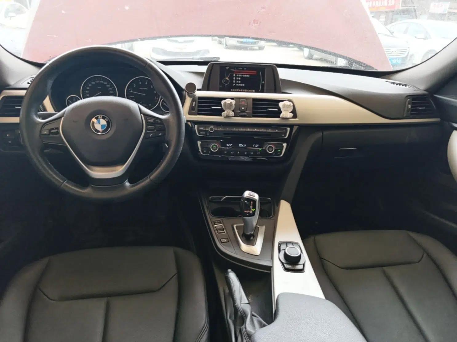 BMW 3 Series GT 2017 320i Sport Edition — миниатюра 12