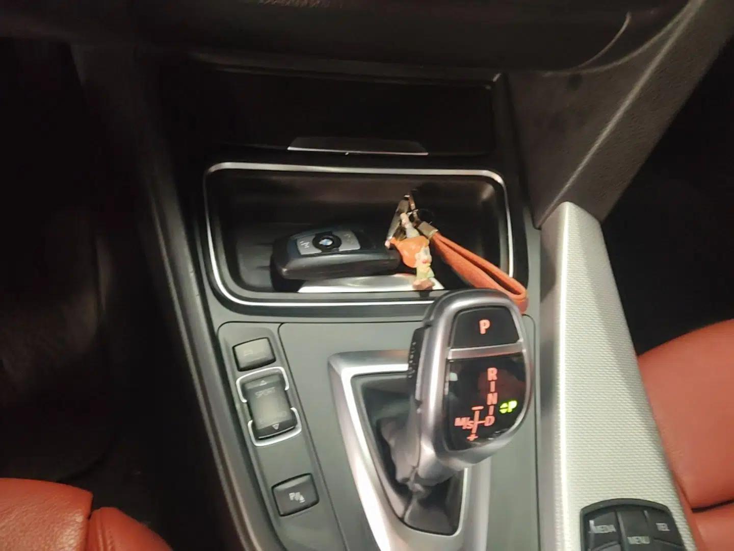 BMW 3 Series GT 2014 328i Design Package Model — миниатюра 22