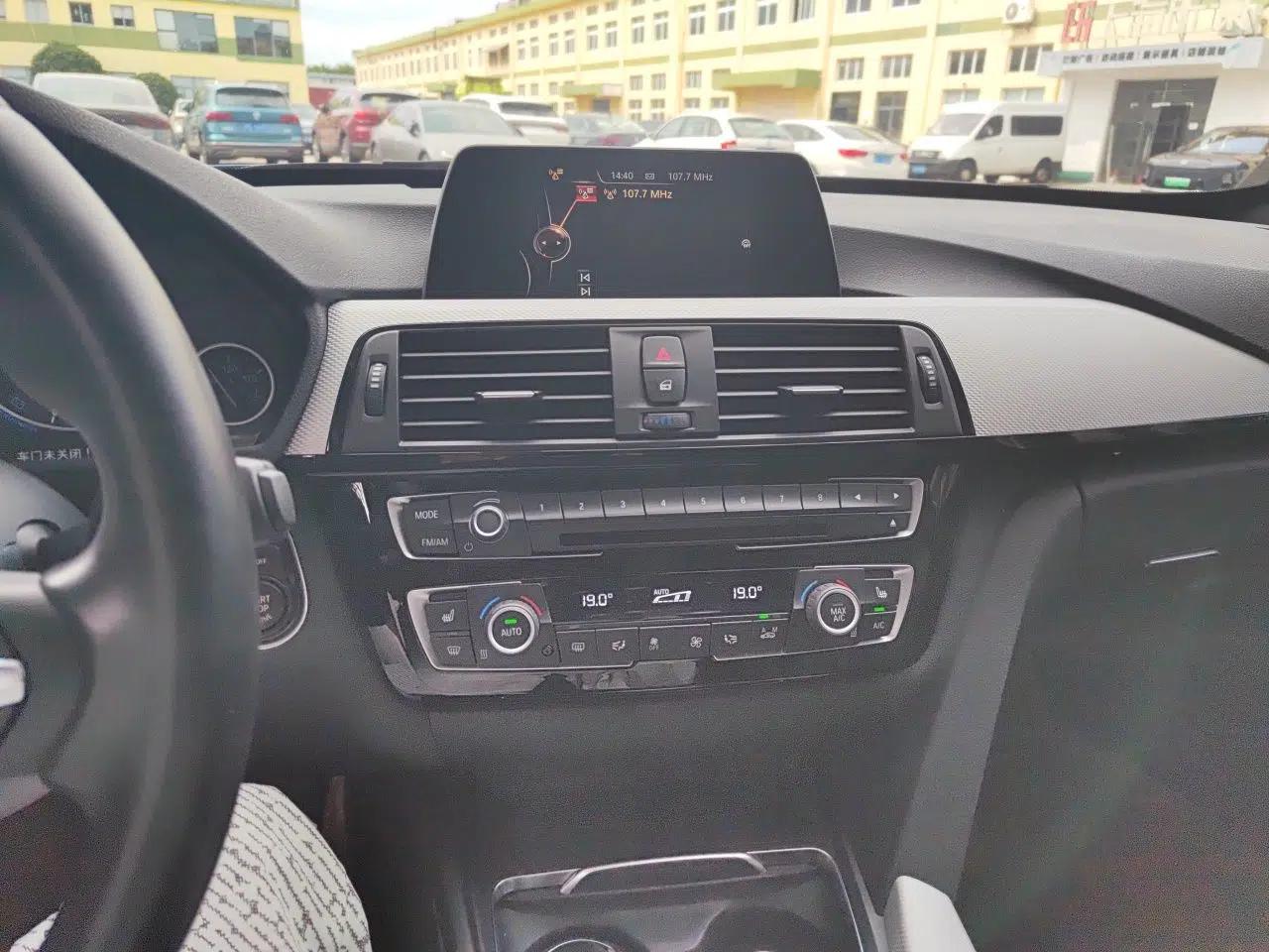 BMW 3 Series GT 2017 320i M Sport — миниатюра 13