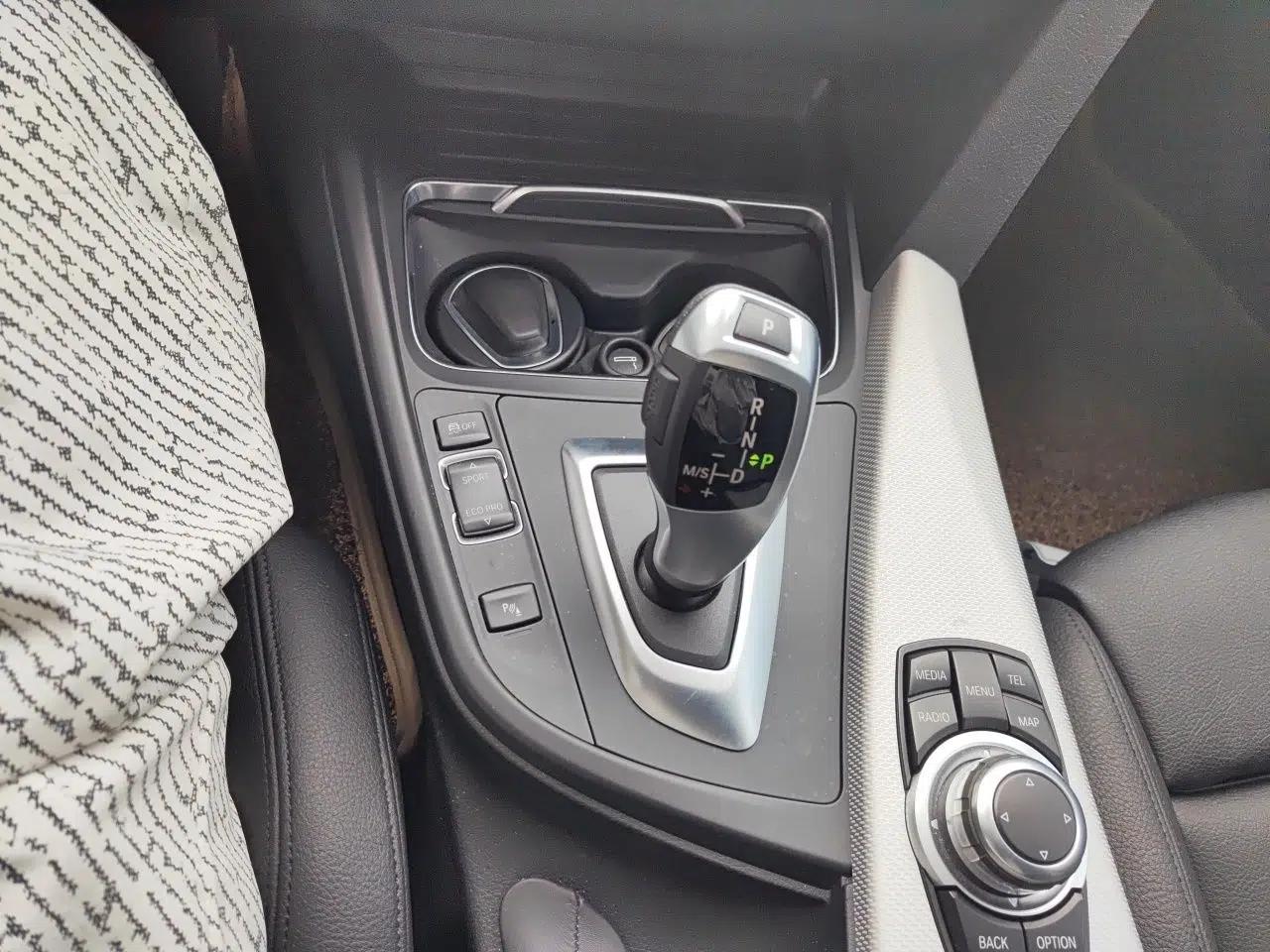 BMW 3 Series GT 2017 320i M Sport — миниатюра 14
