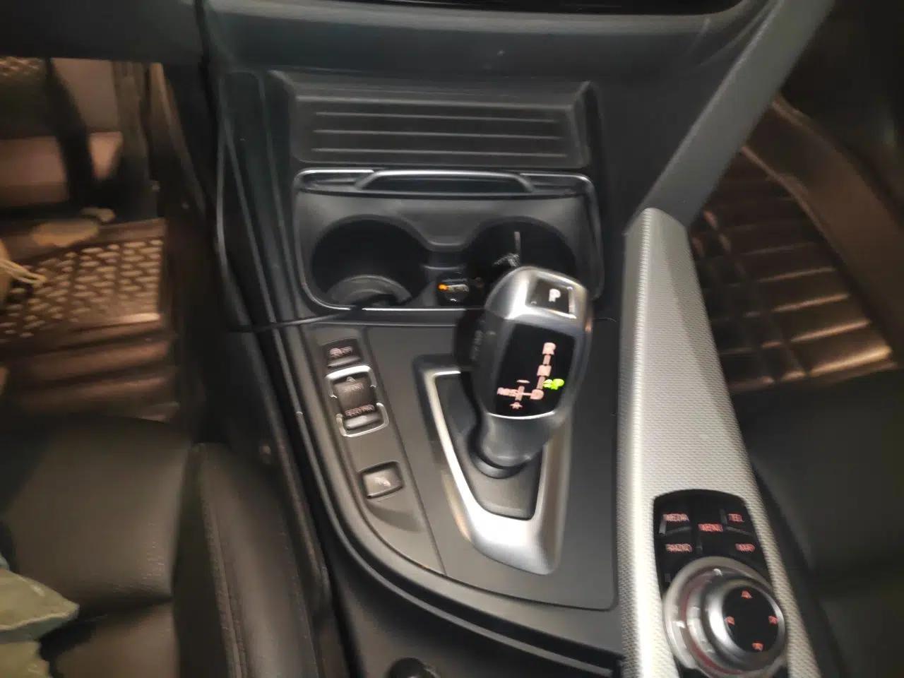 BMW 3 Series GT 2017 320i M Sport — миниатюра 14