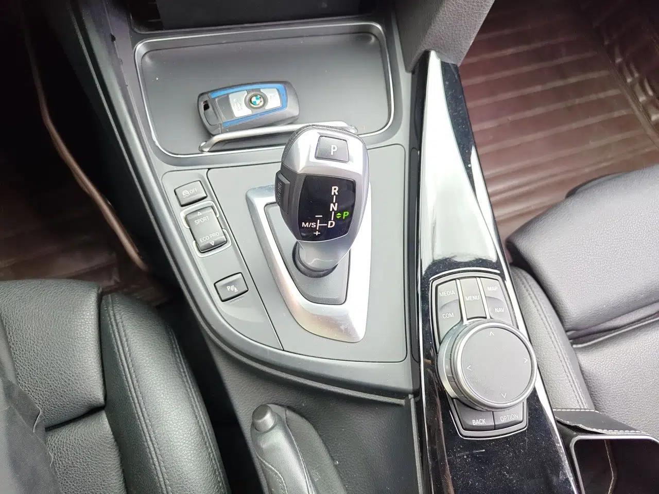 BMW 3 Series GT 2019 320i M Sport Package — миниатюра 14