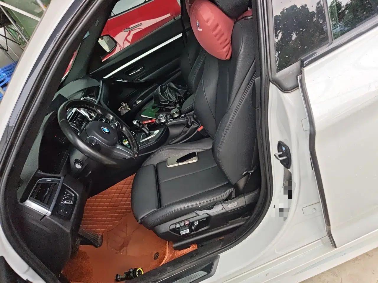 BMW 3 Series GT 2019 320i M Sport Package — миниатюра 15