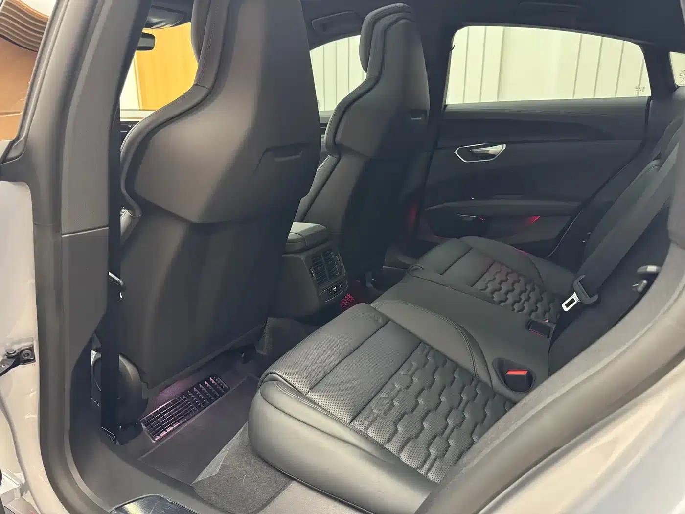 Audi e-tron GT 2023 Base Model — миниатюра 18