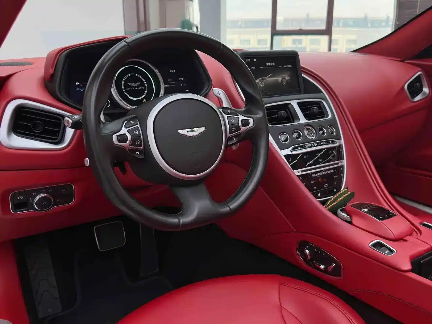 Aston Martin DB11 2020 4.0T V8 Volante — миниатюра 19