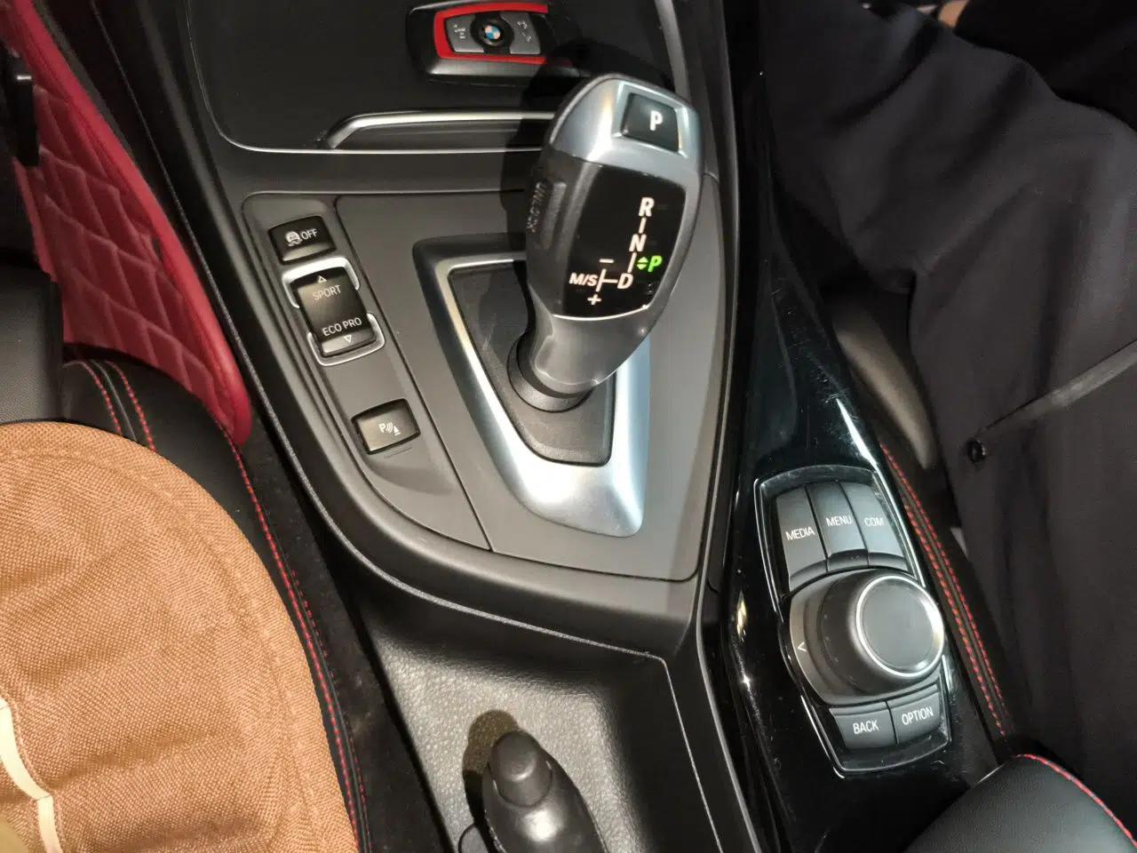 BMW 2 Series 2018 220i Sport Design Package — миниатюра 14