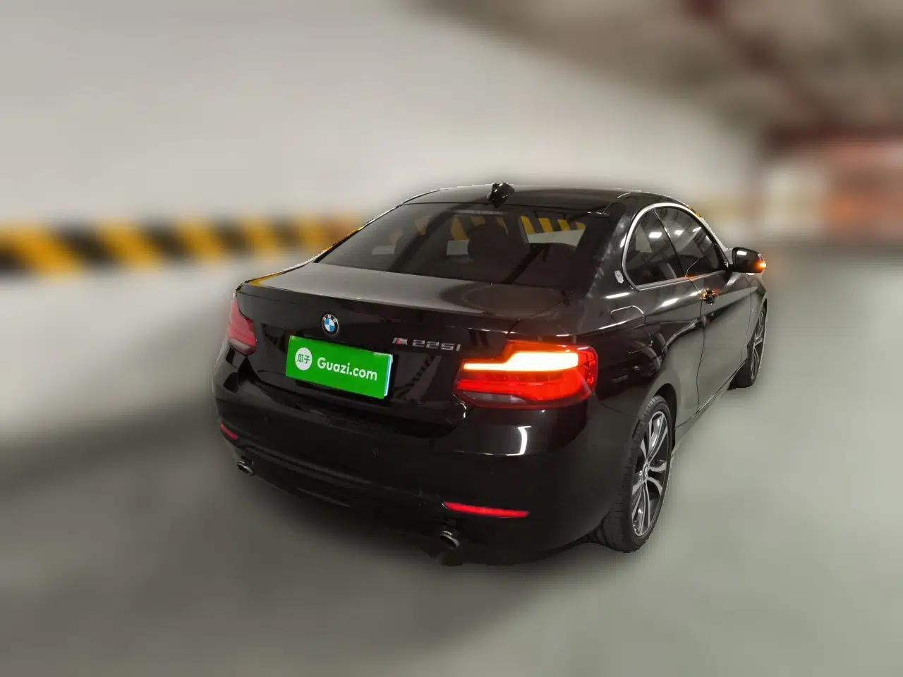 BMW 2 Series 2018 220i Sport Design Package — миниатюра 6