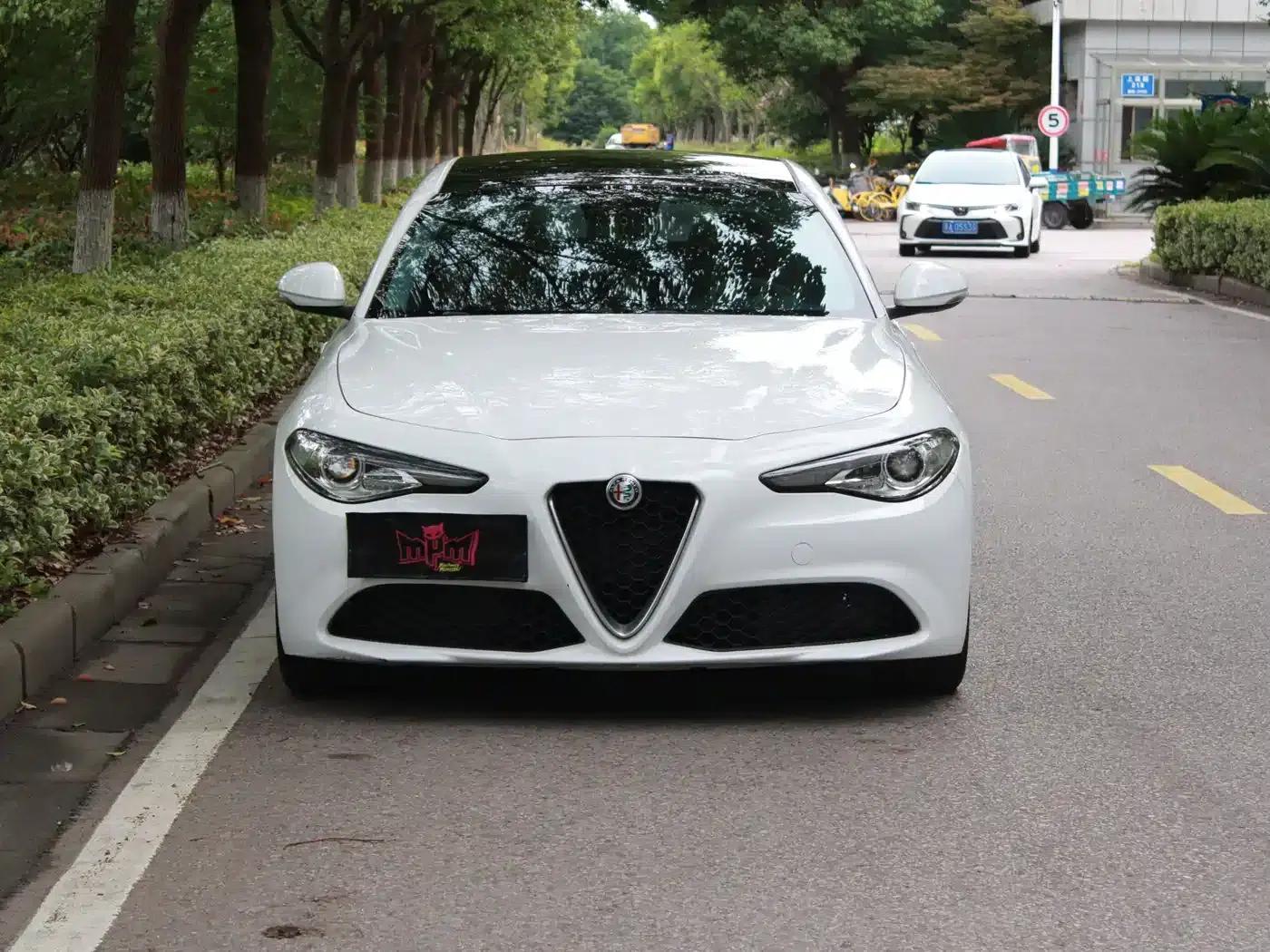 Giulia Juliet 2017 2.0T 280HP Luxury Edition — миниатюра 1