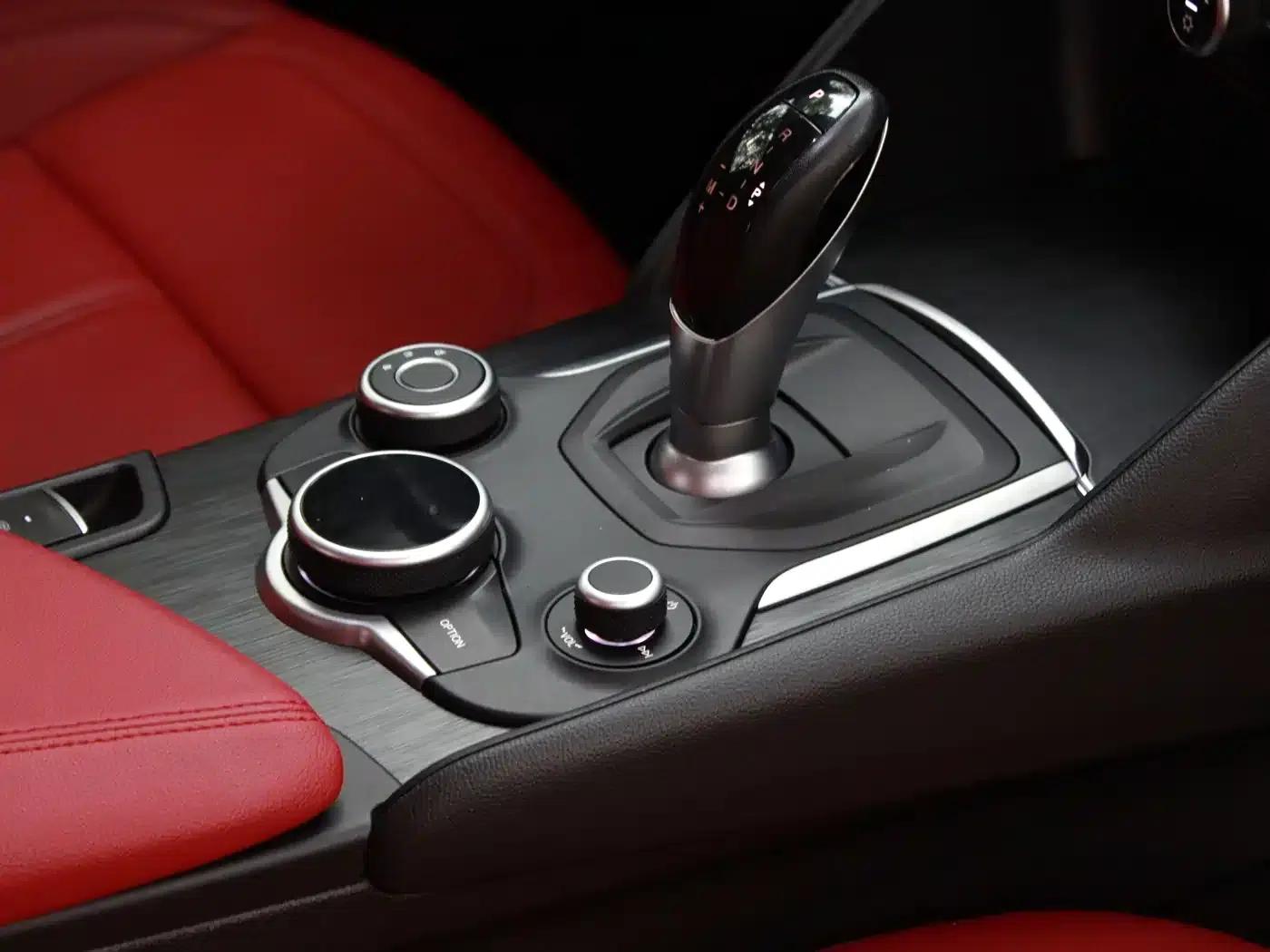 Giulia Juliet 2017 2.0T 280HP Luxury Edition — миниатюра 13