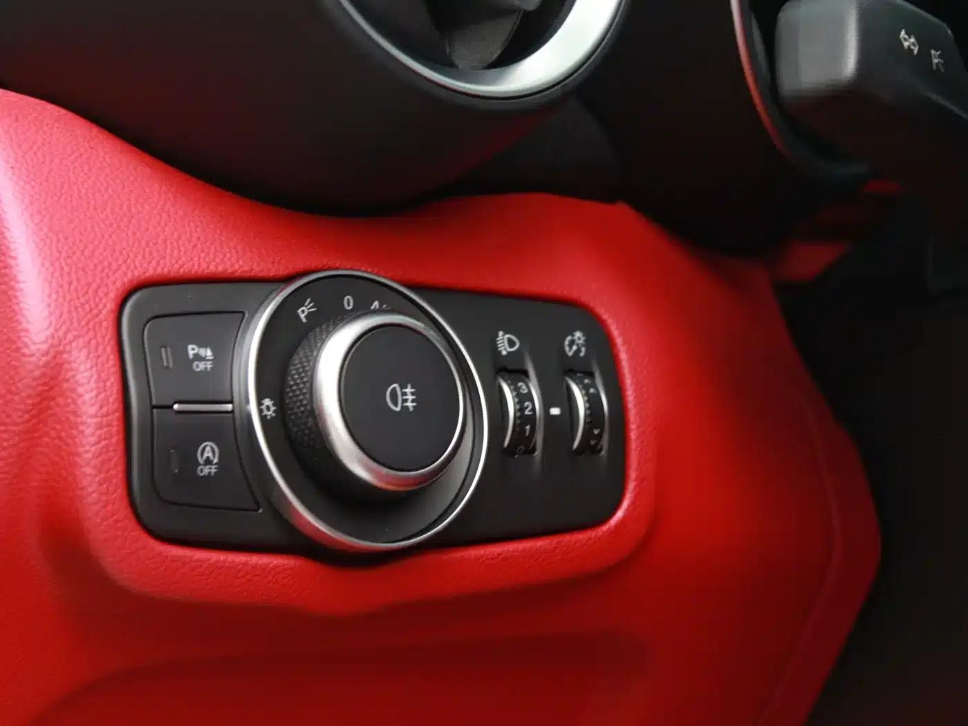 Giulia Juliet 2017 2.0T 280HP Luxury Edition — миниатюра 16