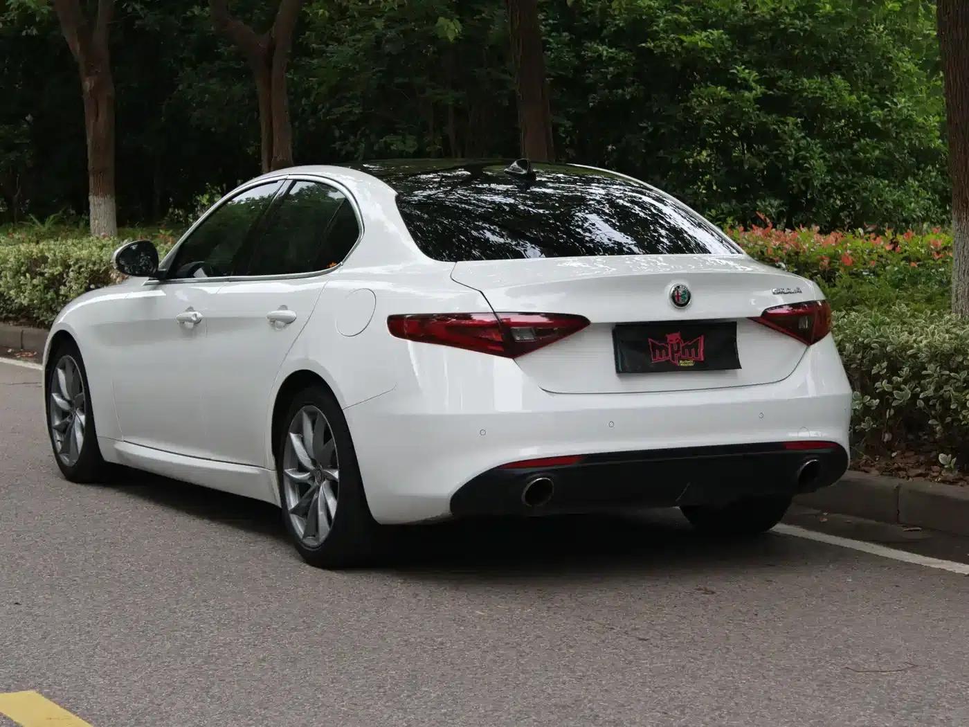 Giulia Juliet 2017 2.0T 280HP Luxury Edition — миниатюра 3