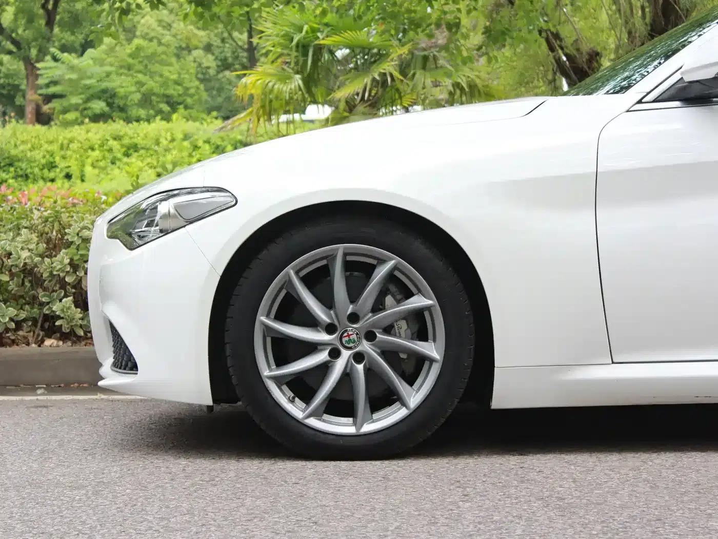 Giulia Juliet 2017 2.0T 280HP Luxury Edition — миниатюра 5