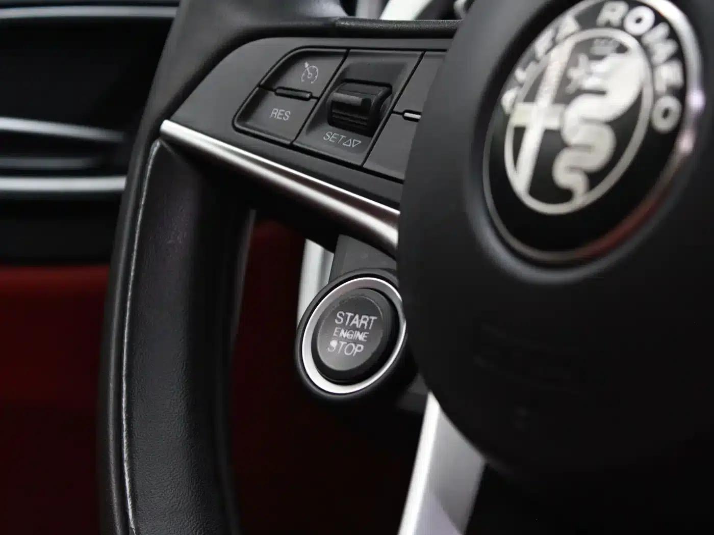 Giulia Juliet 2017 2.0T 280HP Luxury Edition — миниатюра 10