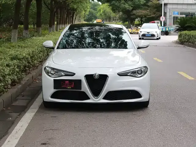 Giulia Juliet 2017 2.0T 280HP Luxury Edition