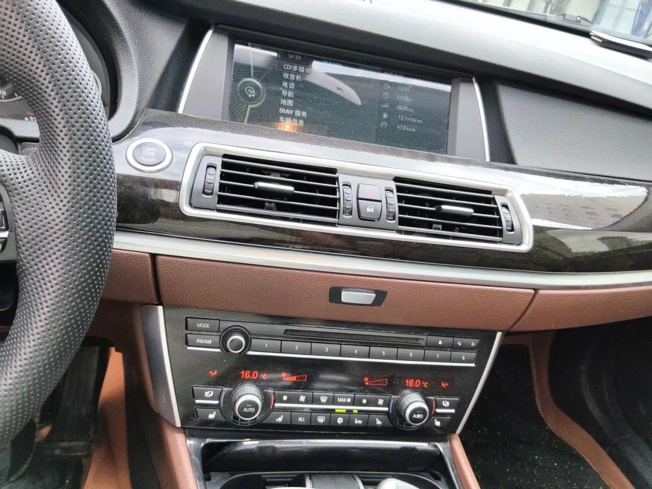 BMW 5 Series GT 2011 535i xDrive Luxury Edition — миниатюра 13