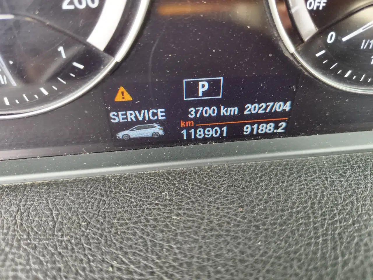 BMW 2 Series Active Tourer 2018 218i Leading Model — миниатюра 12
