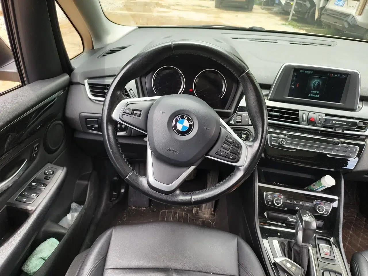 BMW 2 Series Active Tourer 2018 218i Leading Model — миниатюра 10