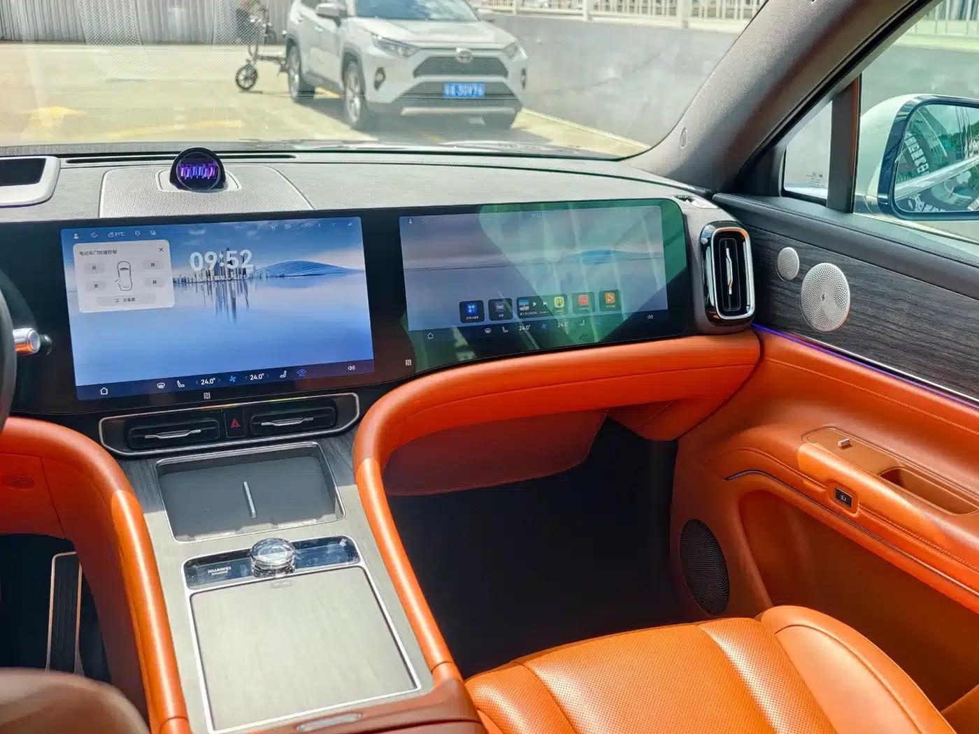 Wenjie M9 2024 Range Extended Ultra Edition 42kWh 6-Seater — миниатюра 21