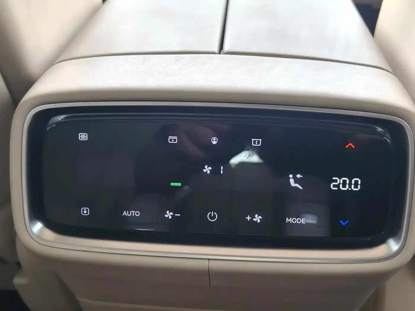 Wenjie M9 2024 Range Extended Ultra Edition 52kWh 6-Seater — миниатюра 20