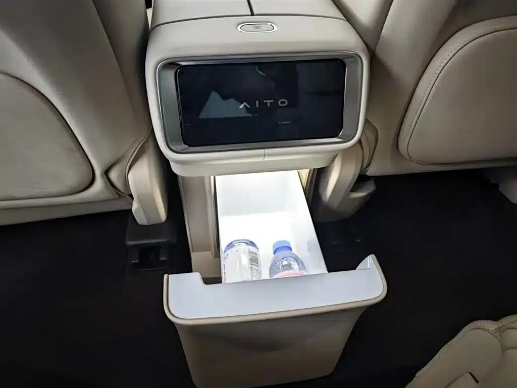 Wenjie M9 2025 Pure Electric Ultra Edition (100kWh, 6-seater, 192-line LiDAR) — миниатюра 15
