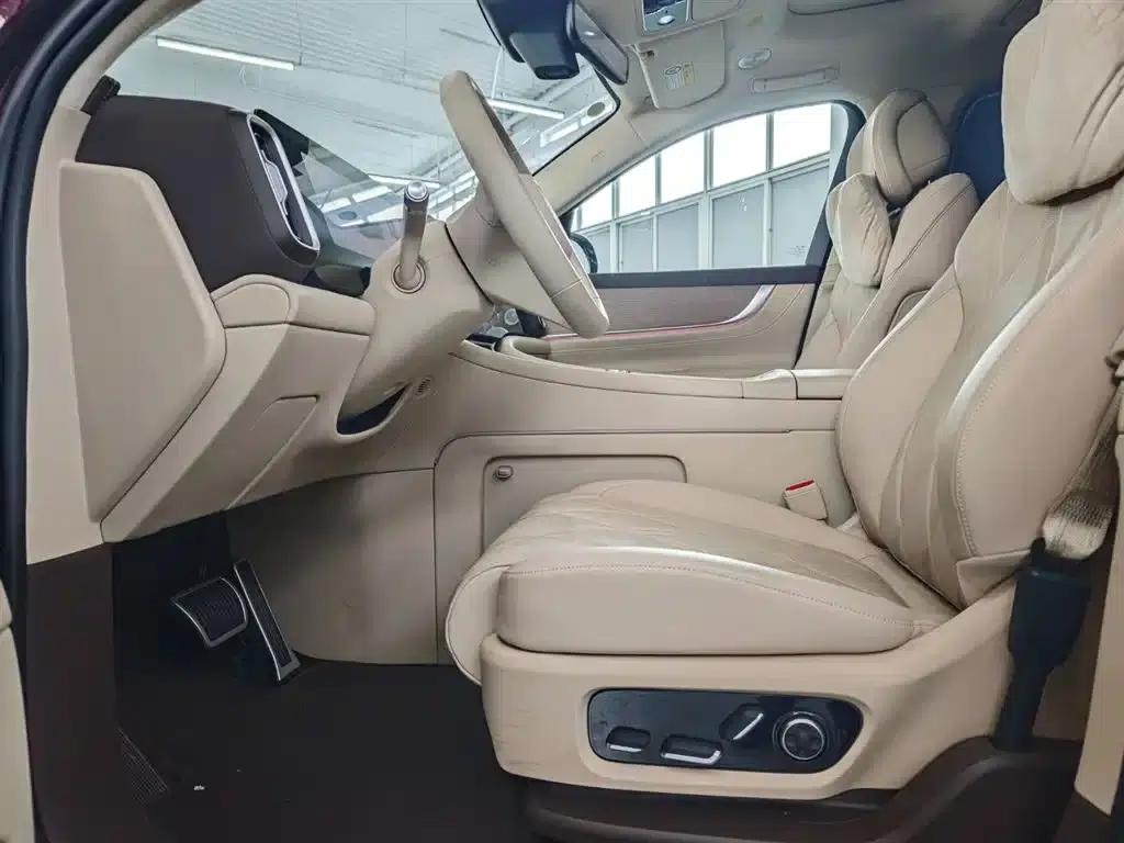 Wenjie M9 2025 Pure Electric Ultra Edition (100kWh, 6-seater, 192-line LiDAR) — миниатюра 21