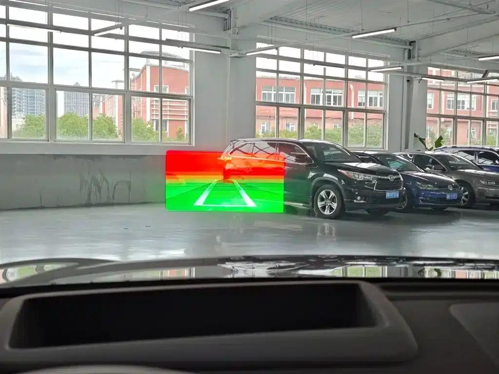 Wenjie M9 2025 Pure Electric Ultra Edition (100kWh, 6-seater, 192-line LiDAR) — миниатюра 24