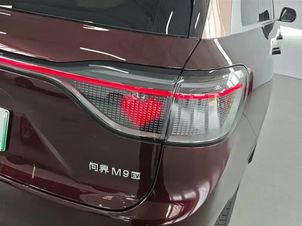 Wenjie M9 2025 Pure Electric Ultra Edition (100kWh, 6-seater, 192-line LiDAR) — миниатюра 27