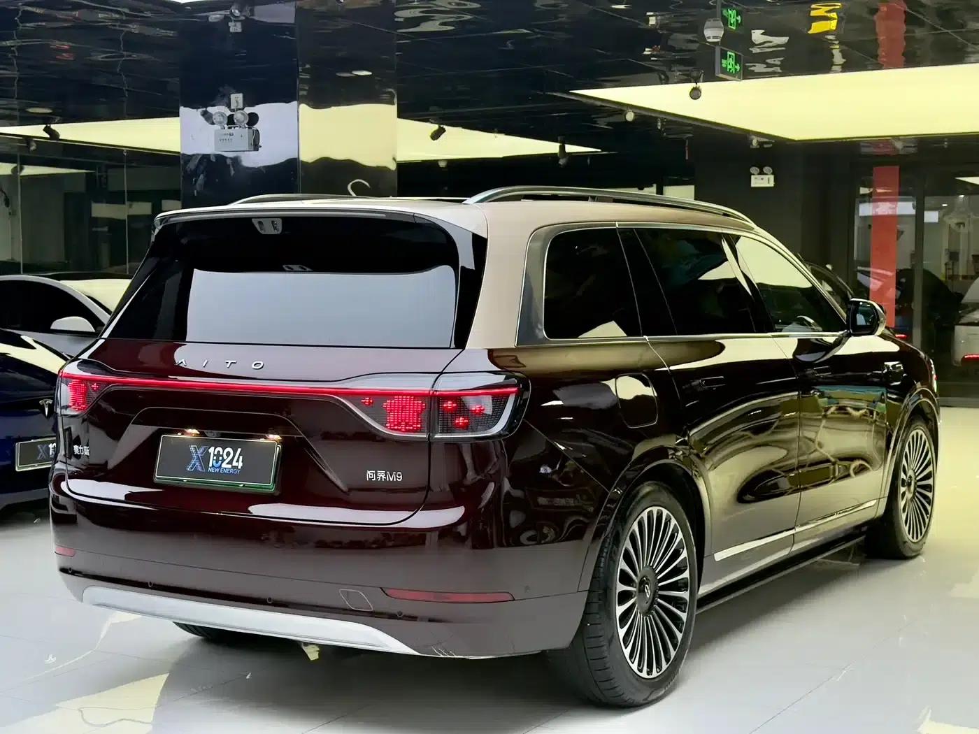 Wenjie M9 2025 Ultra Extended Range Edition (52kWh, 5-seater, 192-line LiDAR) — миниатюра 20