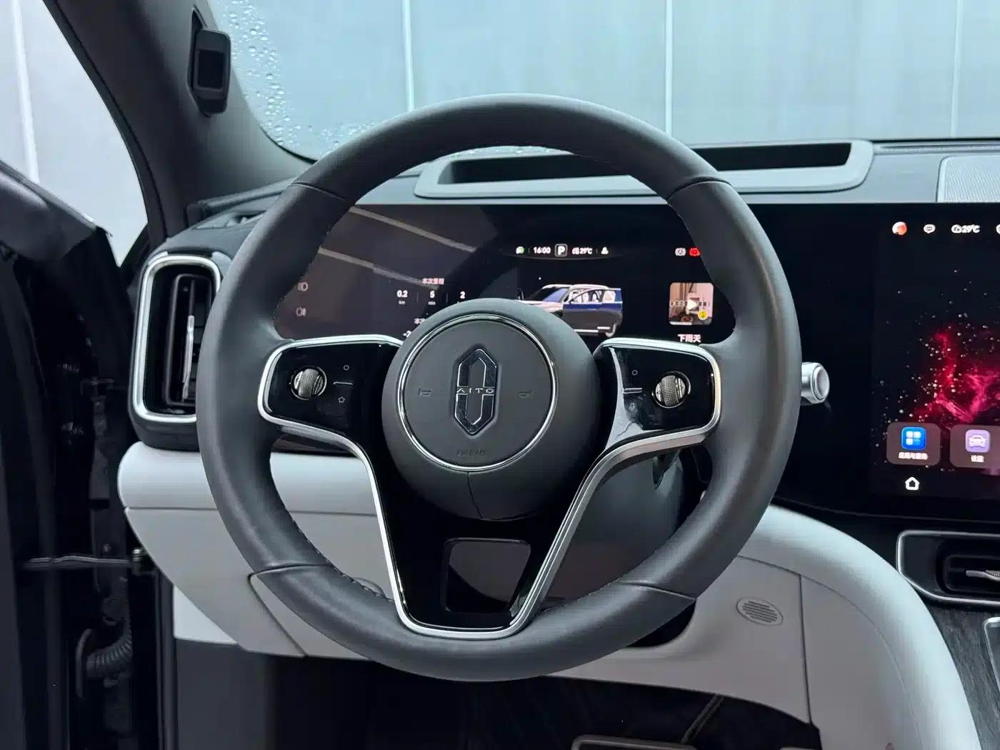 Wenjie M9 2024 Range Extended Max Edition 42kWh 6-Seater — миниатюра 13
