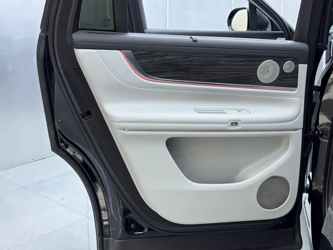 Wenjie M9 2024 Range Extended Max Edition 42kWh 6-Seater — миниатюра 20