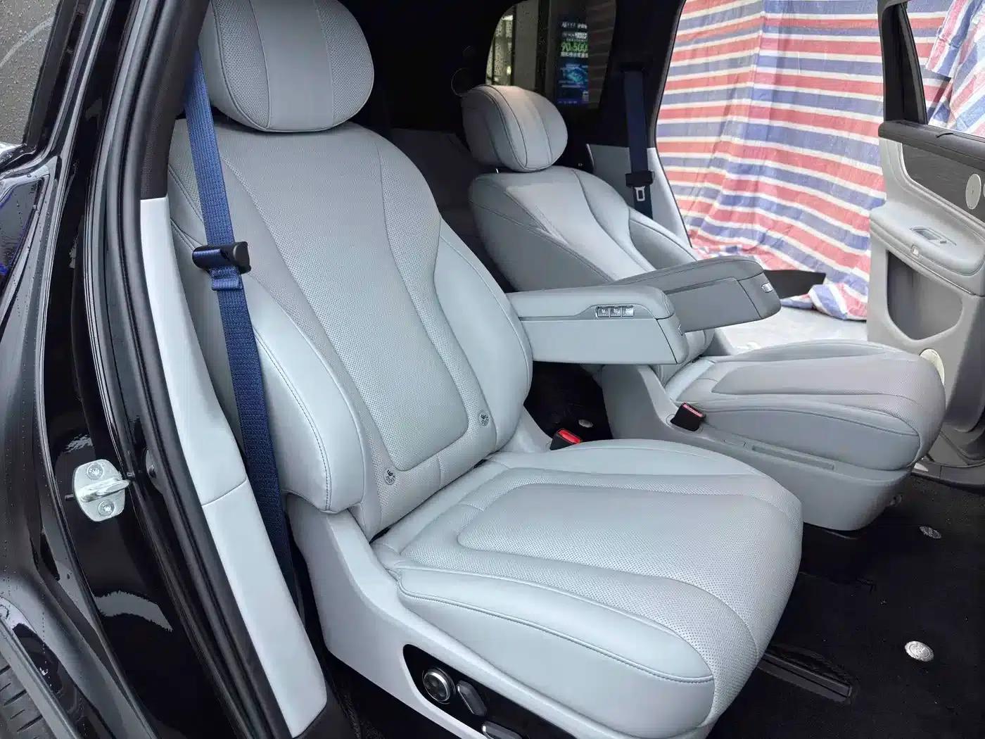 Wenjie M9 2024 Range Extended Max Edition 42kWh 6-Seater — миниатюра 23