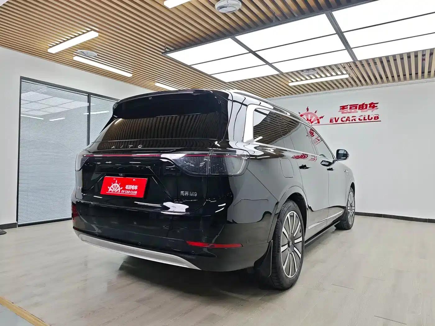 Wenjie M9 2024 Range Extended Ultra Edition 42kWh 6-Seater — миниатюра 4
