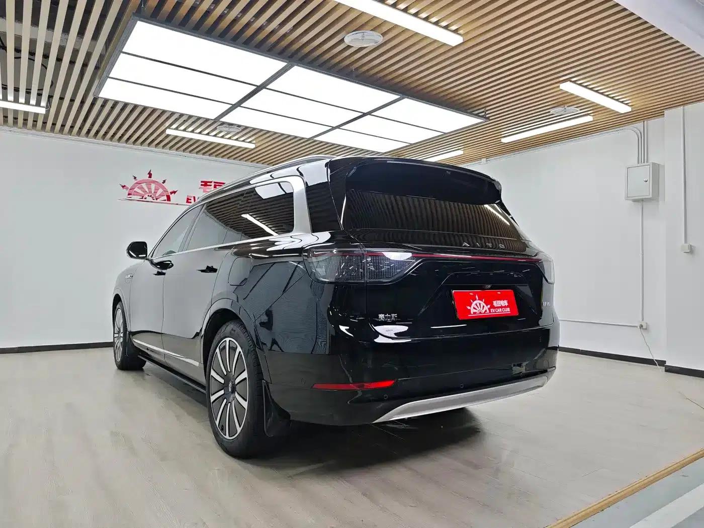 Wenjie M9 2024 Range Extended Ultra Edition 42kWh 6-Seater — миниатюра 5