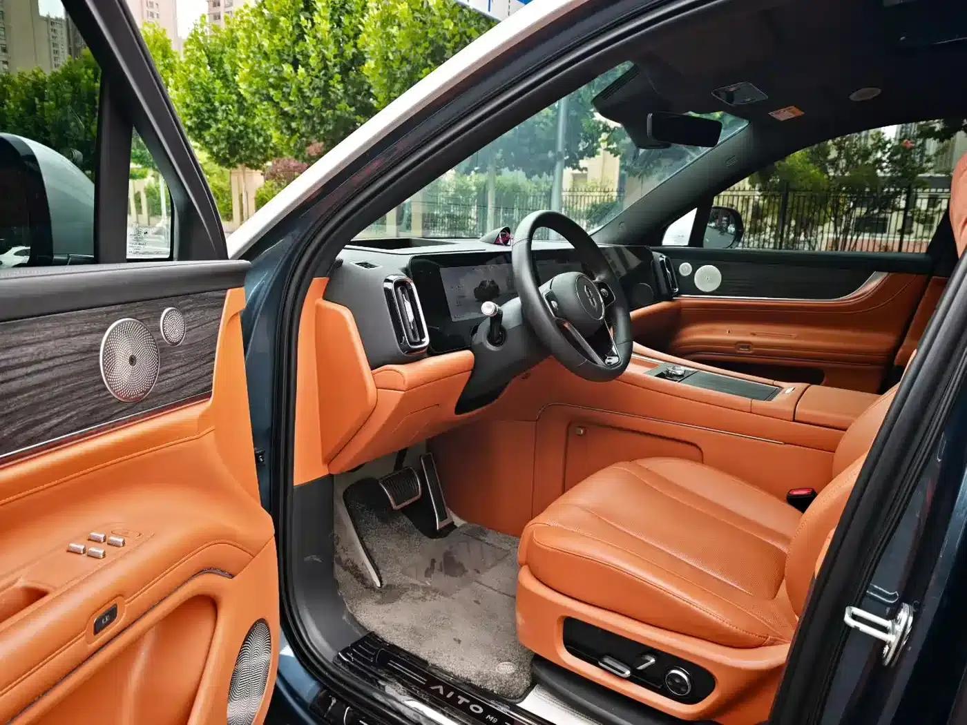 Wenjie M9 2024 Range Extended Ultra Edition 42kWh 6-Seater — миниатюра 5