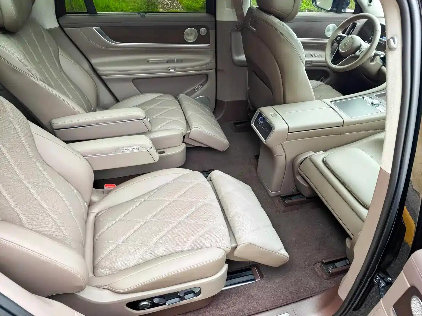 Wenjie M9 2025 Extended Range Max Edition (52kWh, 6-seater, 192-line LiDAR) — миниатюра 24
